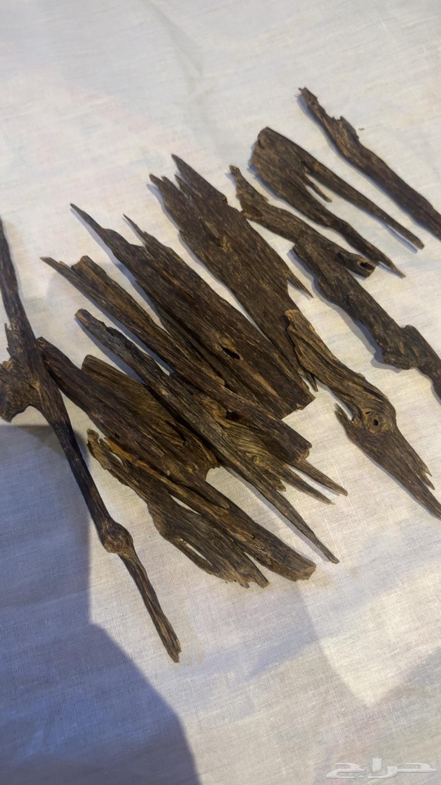 عود هندي طبيعي ملكي فاخر64564102379522111