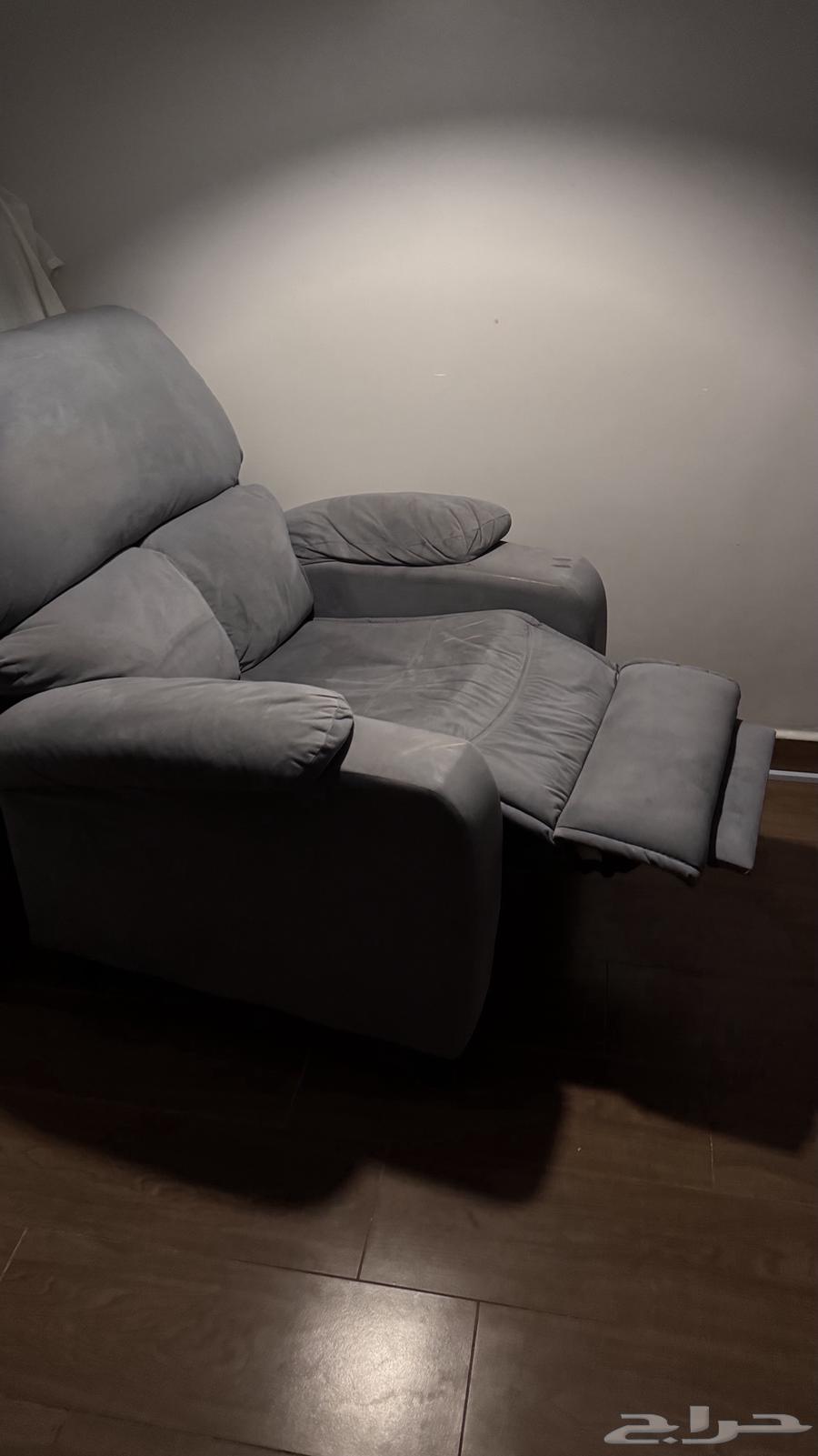 Excellent condition recliner sofa64569971601667110