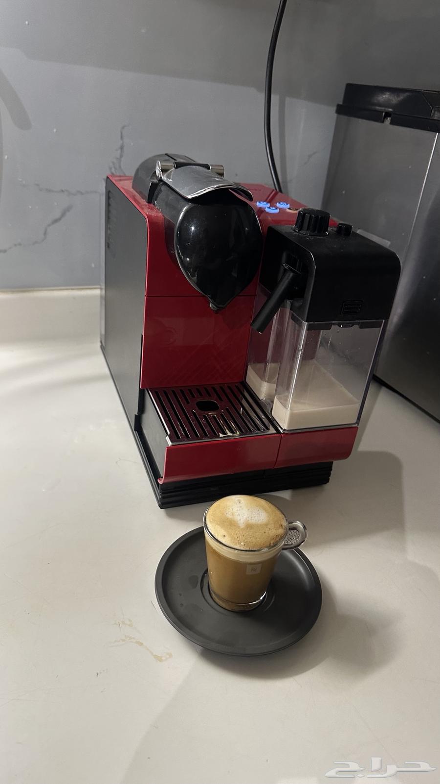 Original Nespresso machine with milk frother64566050795779111