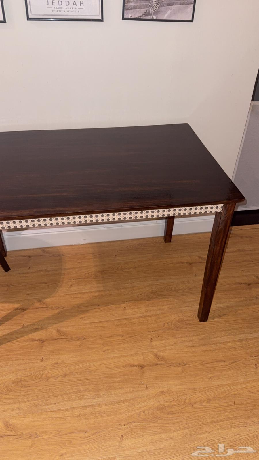 طاوله للبيع64569412534402110