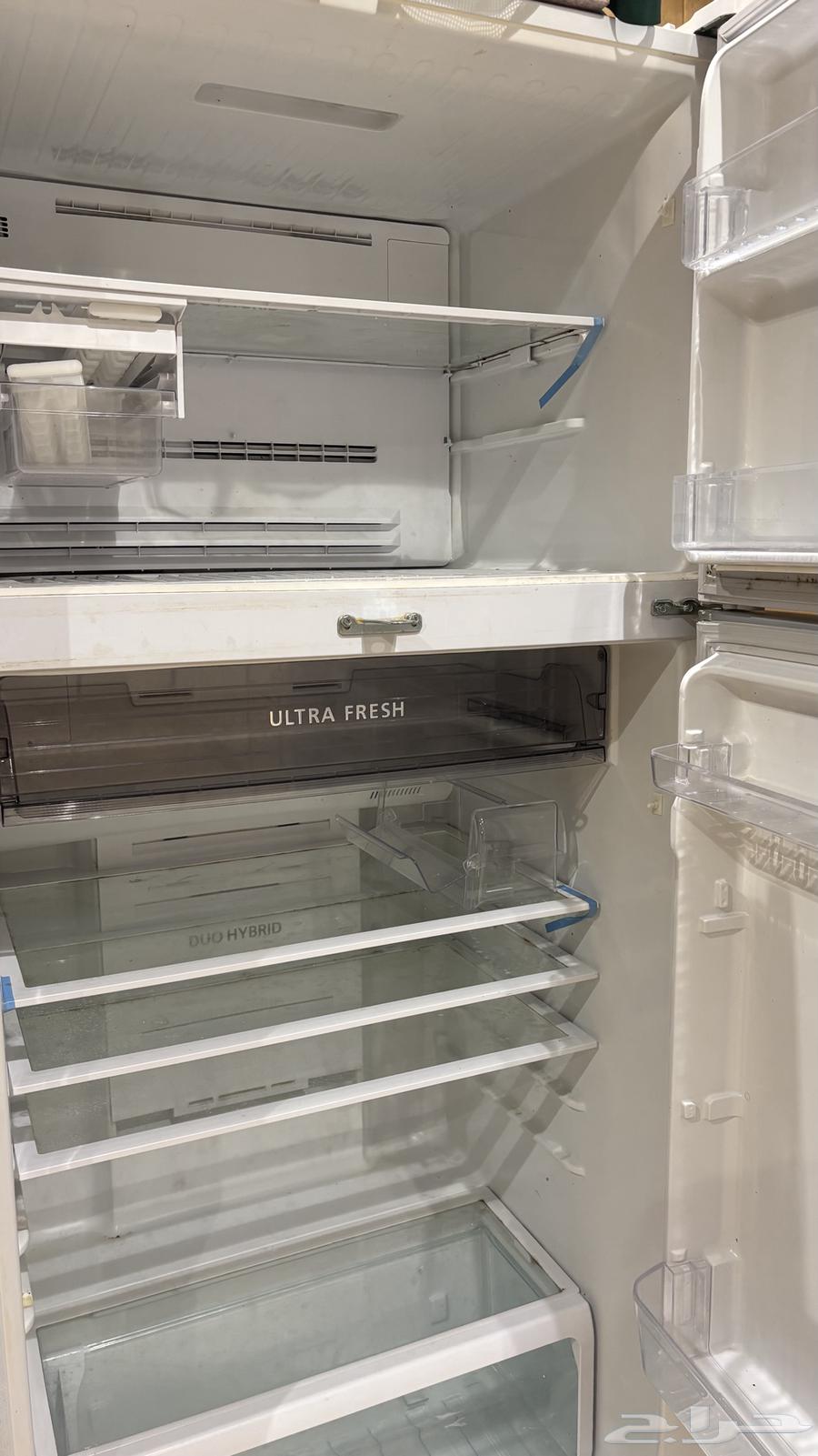 Clean used refrigerator64570312156161111