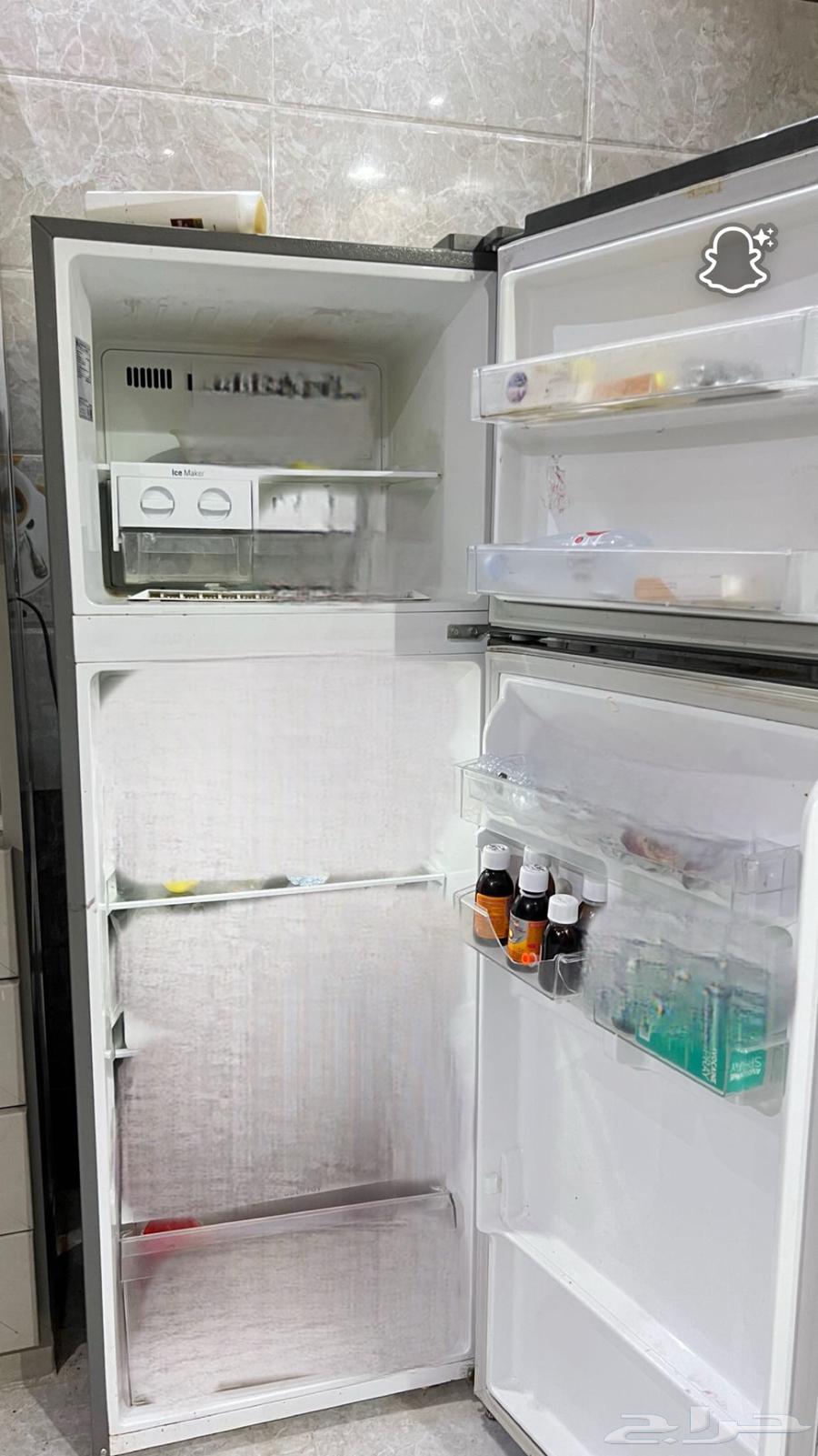 ثلاجة مستخدمه نظيفة التبريد كويس مافيها شي سليمه سبب البيع64562629375617111
