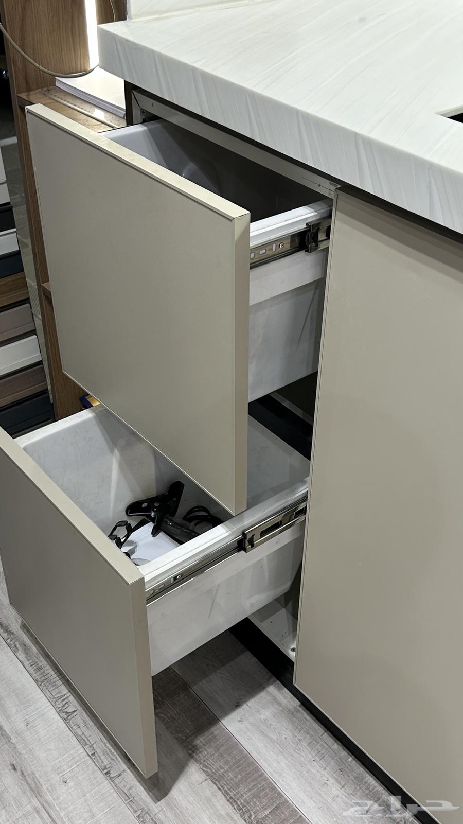 مطبخ عرض المحل بسعر مغري64569495165698111