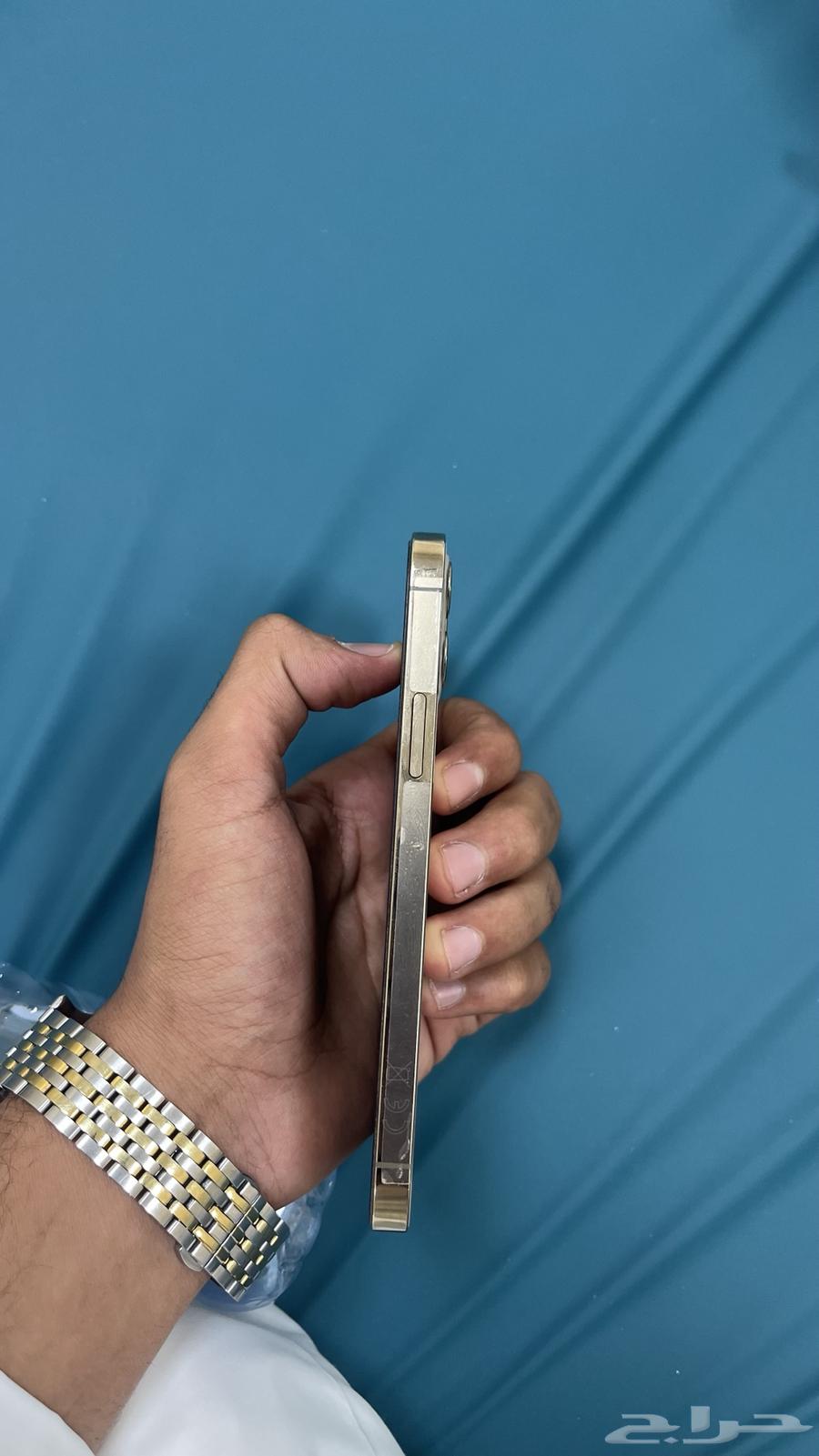 iPhone 1264569481594882110