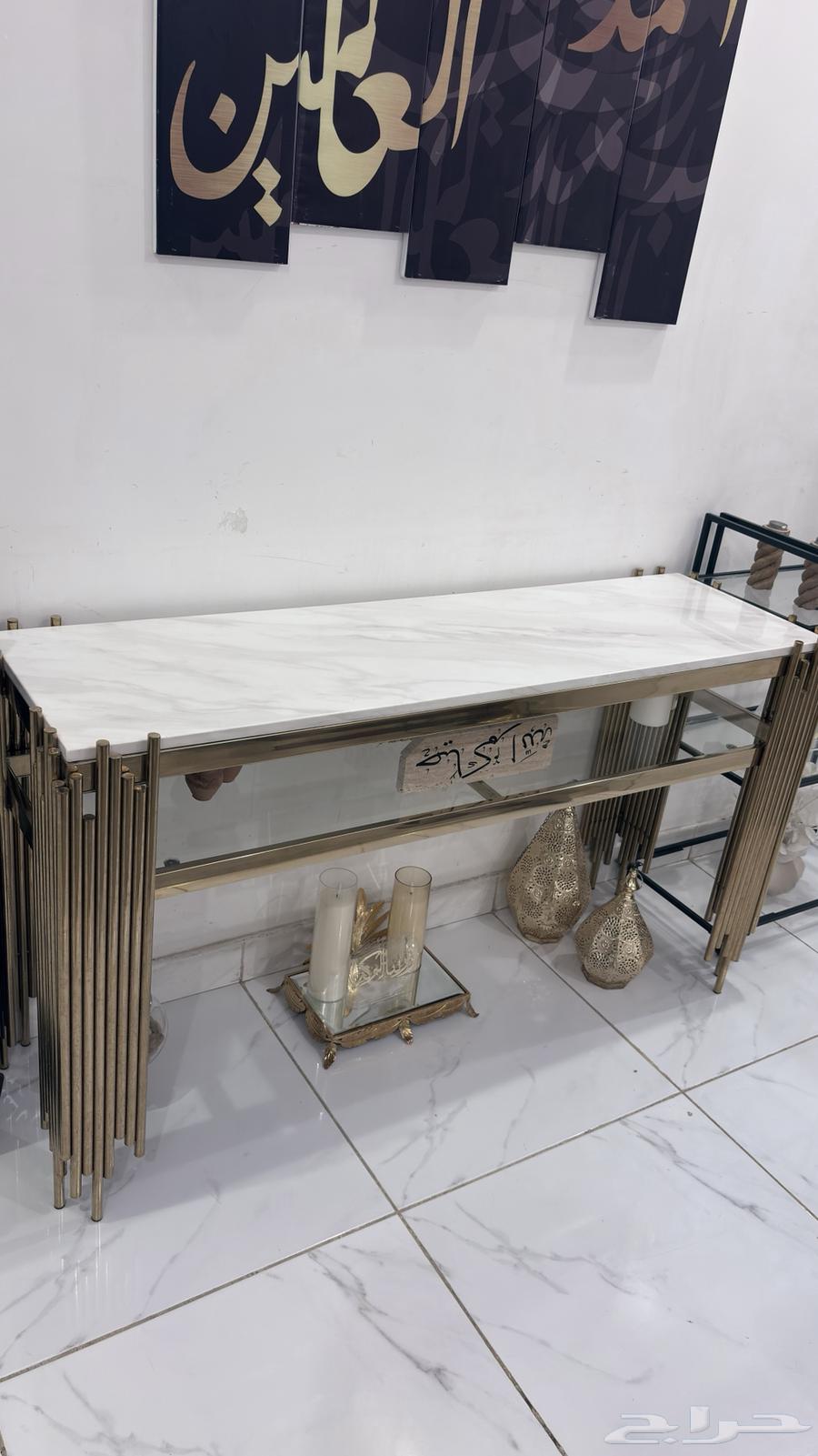 Clean used marble reception table64568301405313110
