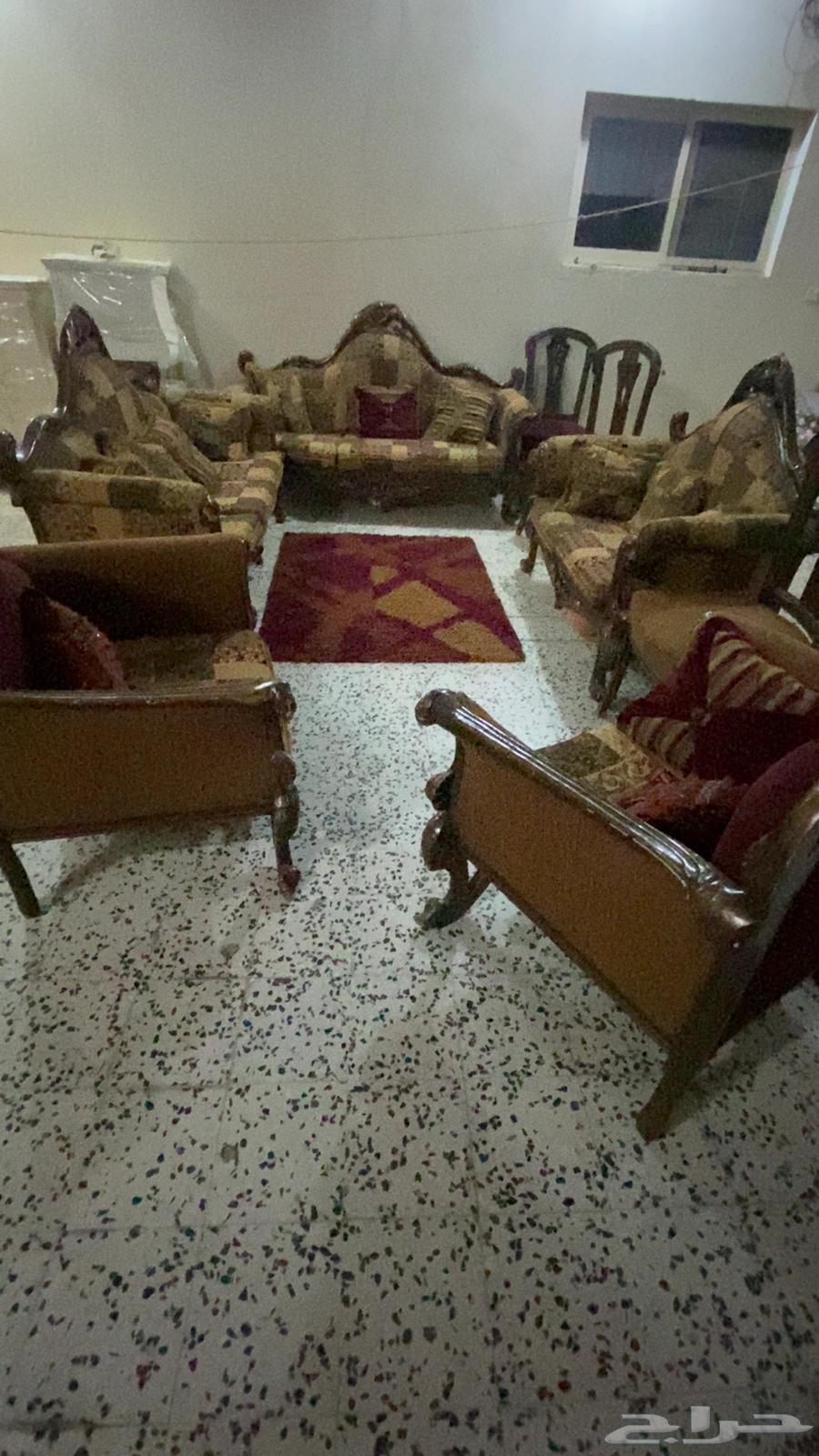 Clean sofa, free of cracks, needs reupholstering for whoever wants to refurbish it64563314388738110