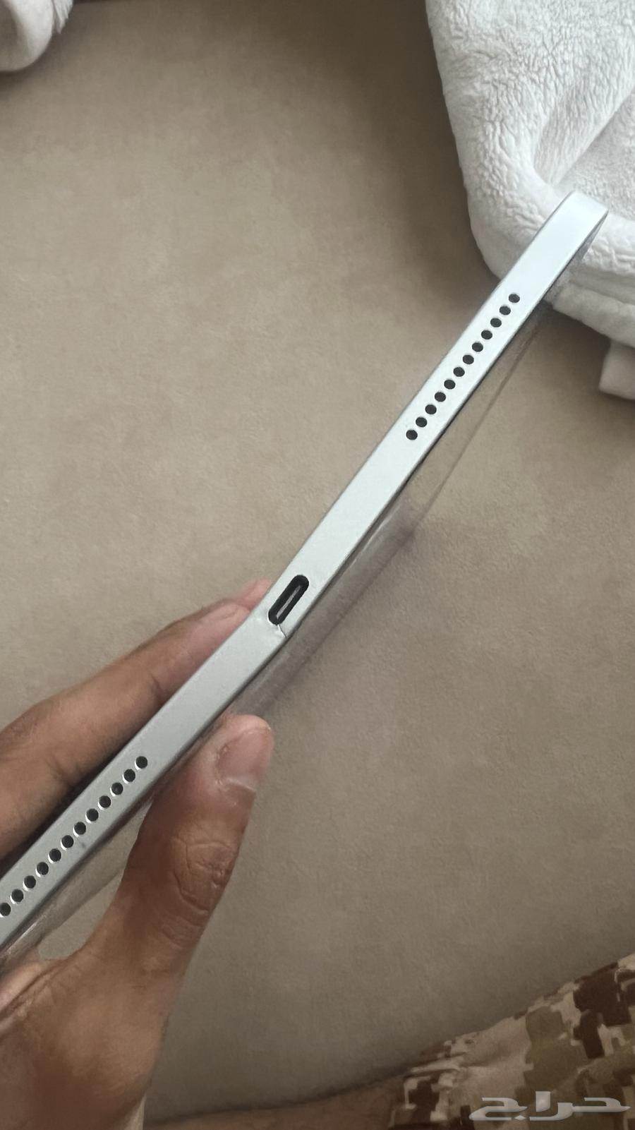 ايباد الجيل العاشر 64 قيقا   مكسورة الشاشة64567420416130113