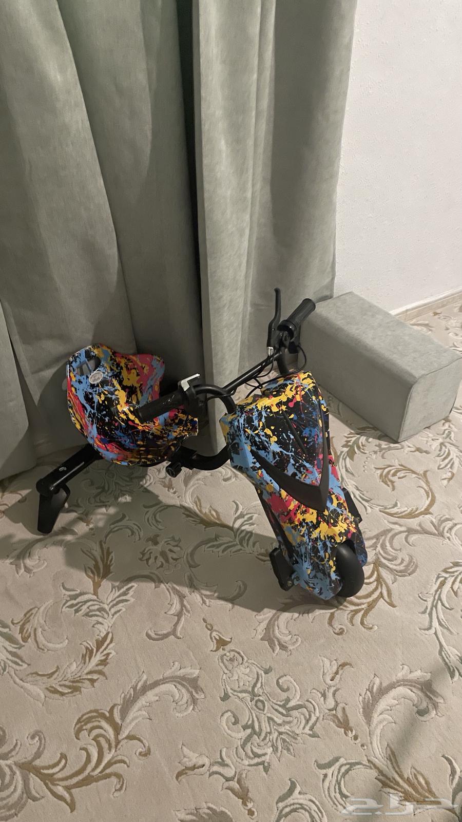 سكوتر وكالة م يعانني من ولاشي ناقصه شاحن له فقط64567558766339110