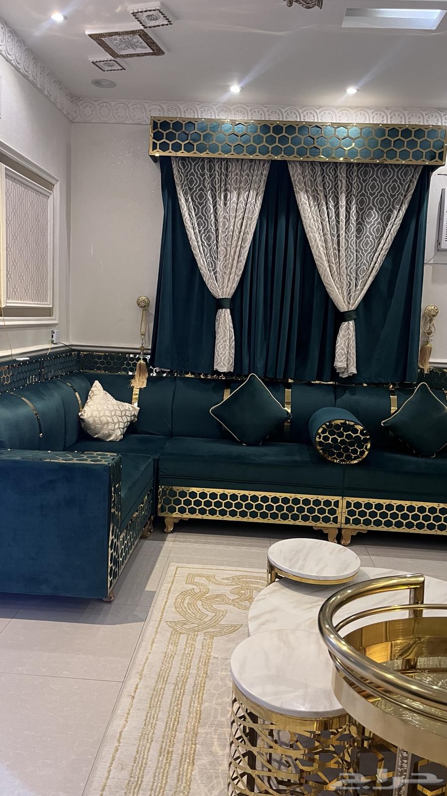 كنب نظيف للبيع مع الستاره فقط64571106582017112