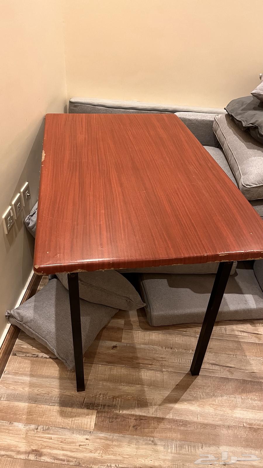 طاوله للبيع64563549988865110