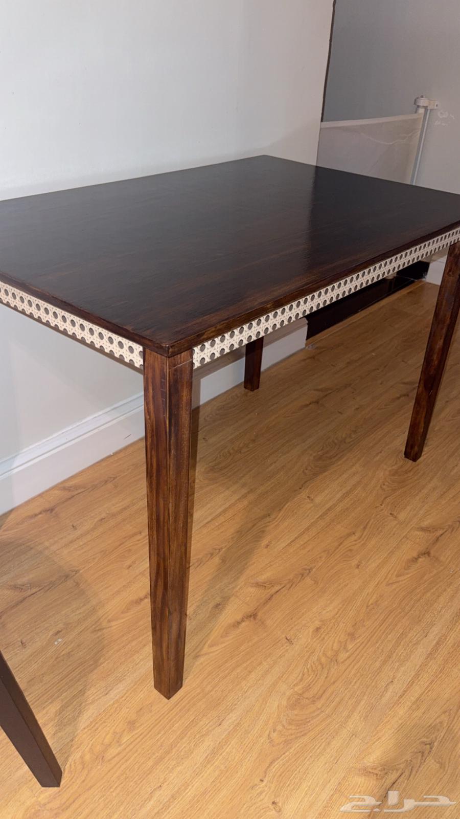 طاوله للبيع64569412534402111
