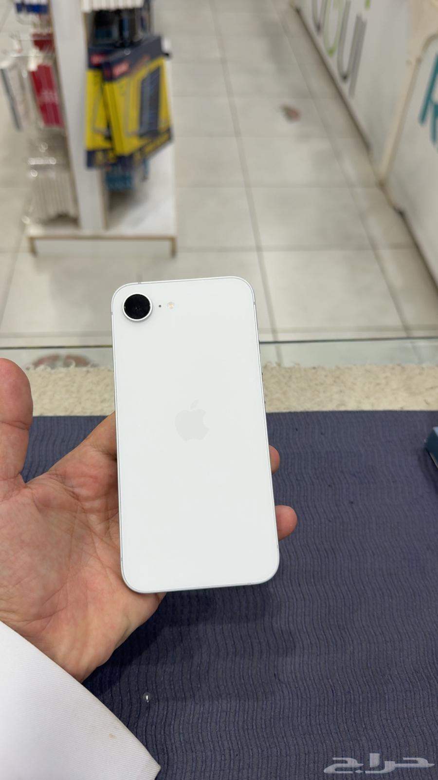 iPhone 16e Used in Like New Condition, Price Only 160064563330044418110