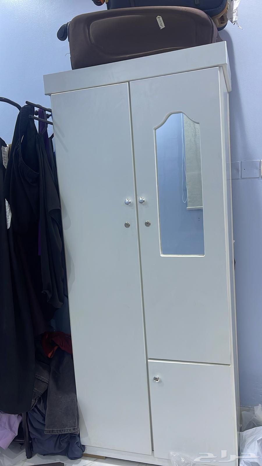 اثاث مستعمل شبه جديد للبيع64570558958850110