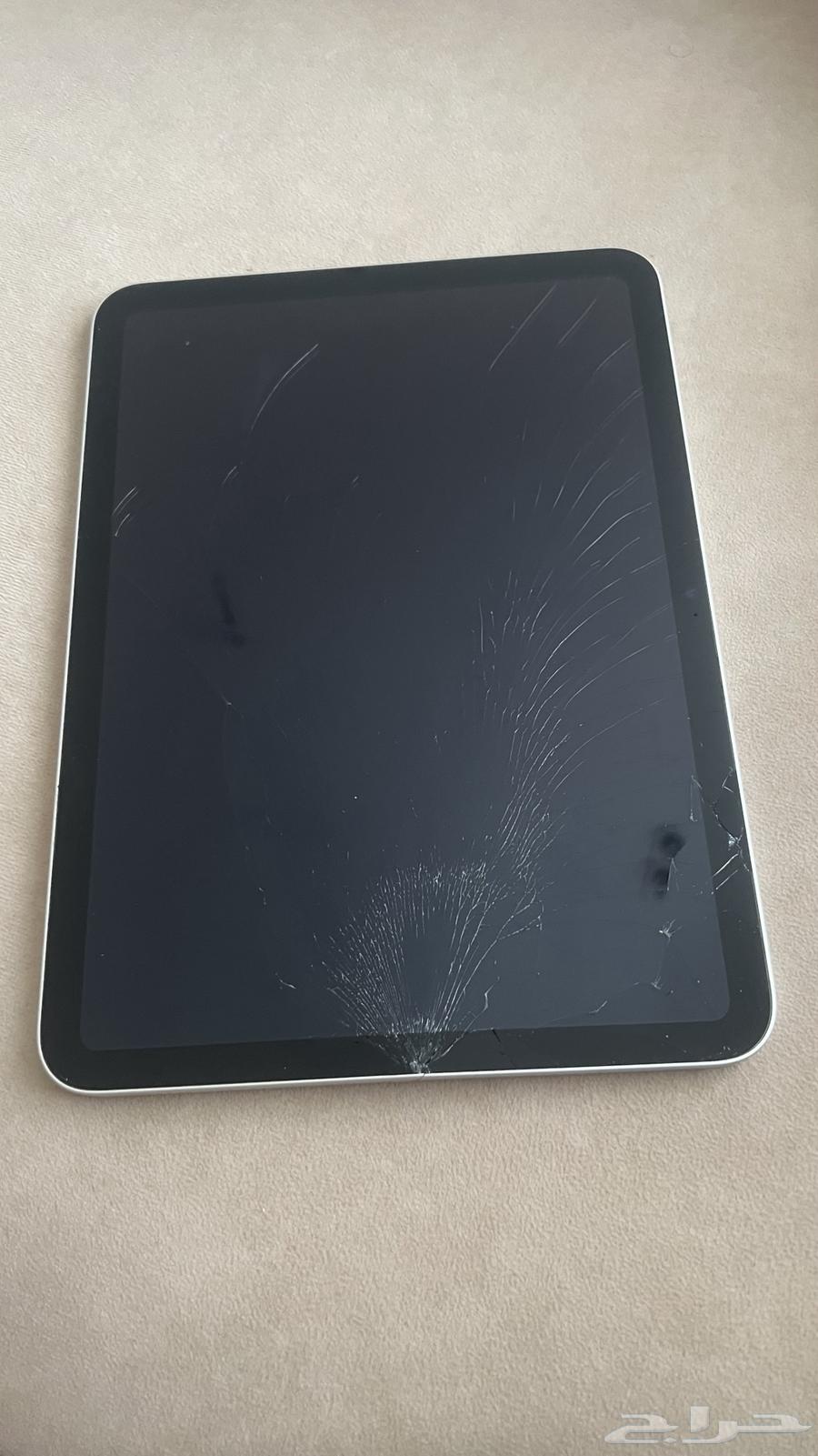 ايباد الجيل العاشر 64 قيقا   مكسورة الشاشة64567420416130111