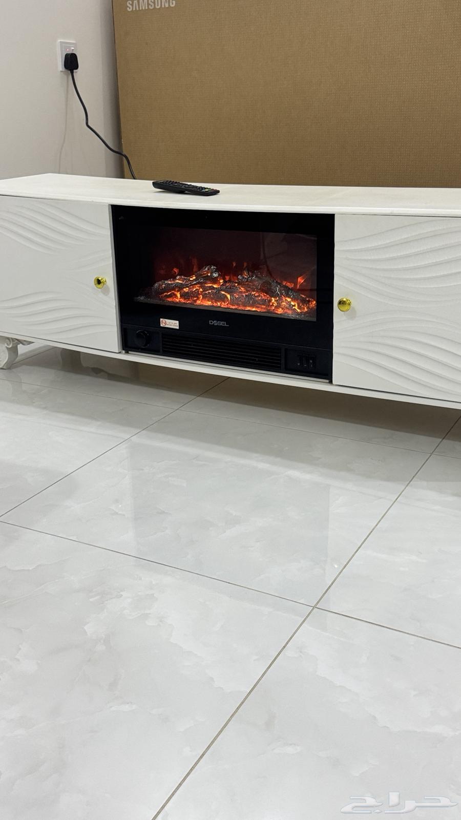 طاولة مع مدفأة كهربائية ديكور64569808246529112