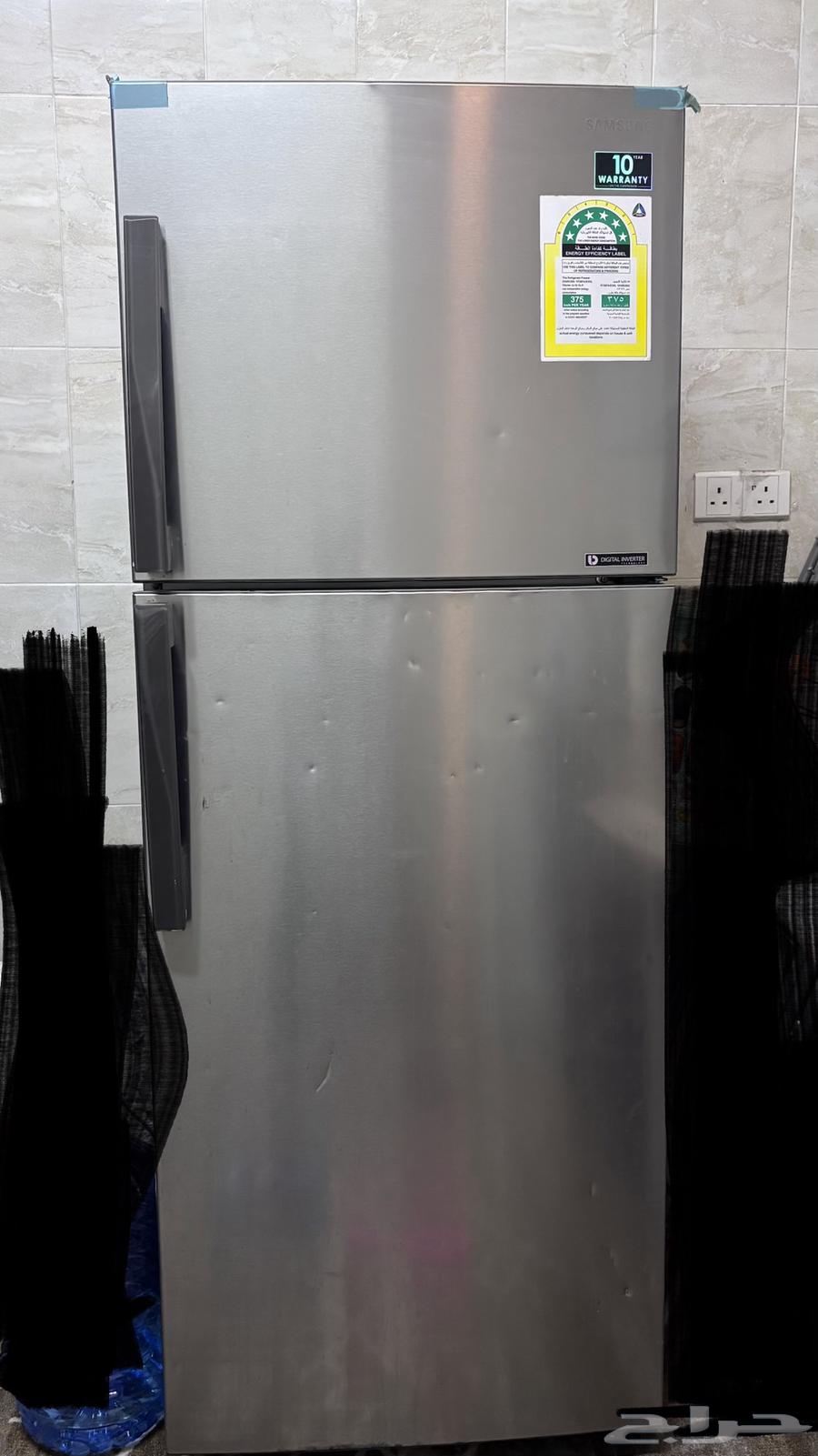 ثلاجة كبير للبيع ع السوم64563688419586110