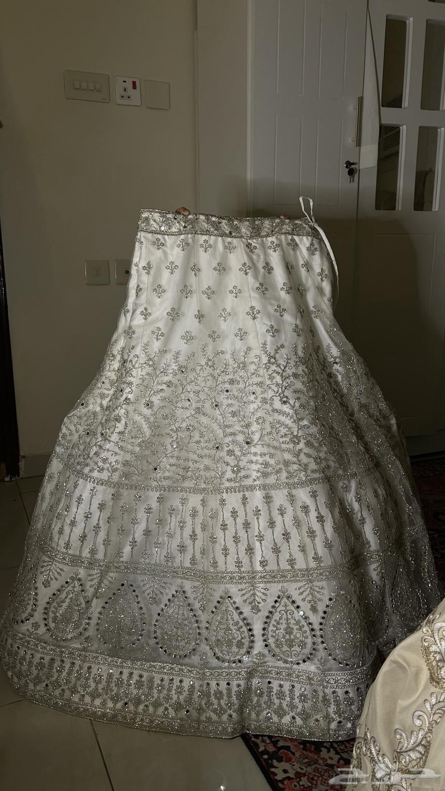 للبيع ساري هندي64564046841346111