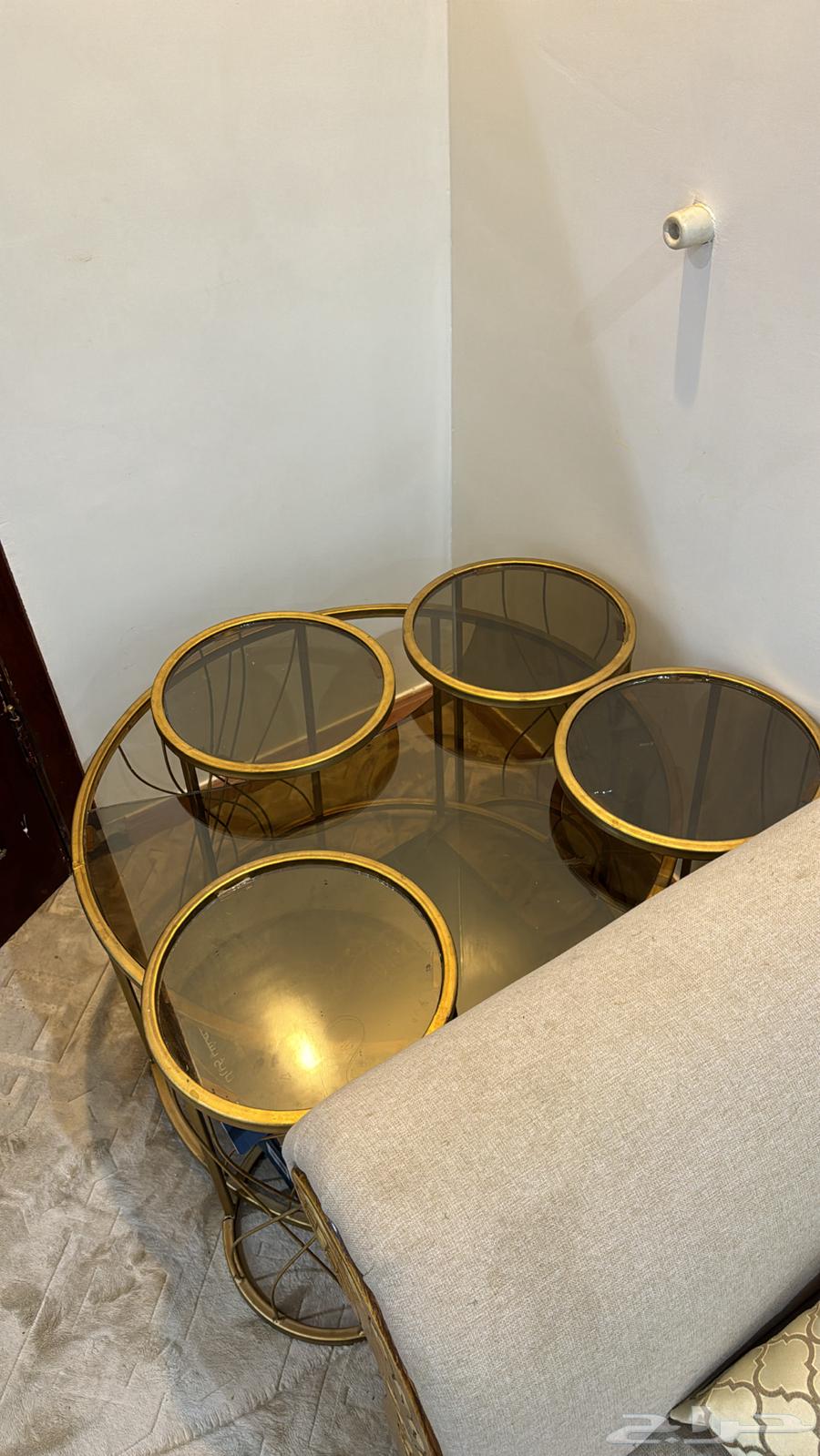 طاوله للبيع64564019323139110