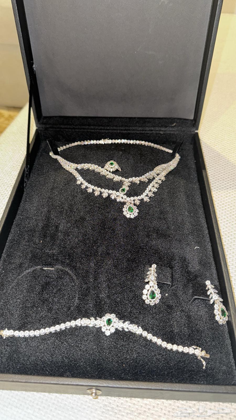 Silver set used twice64570669116801111