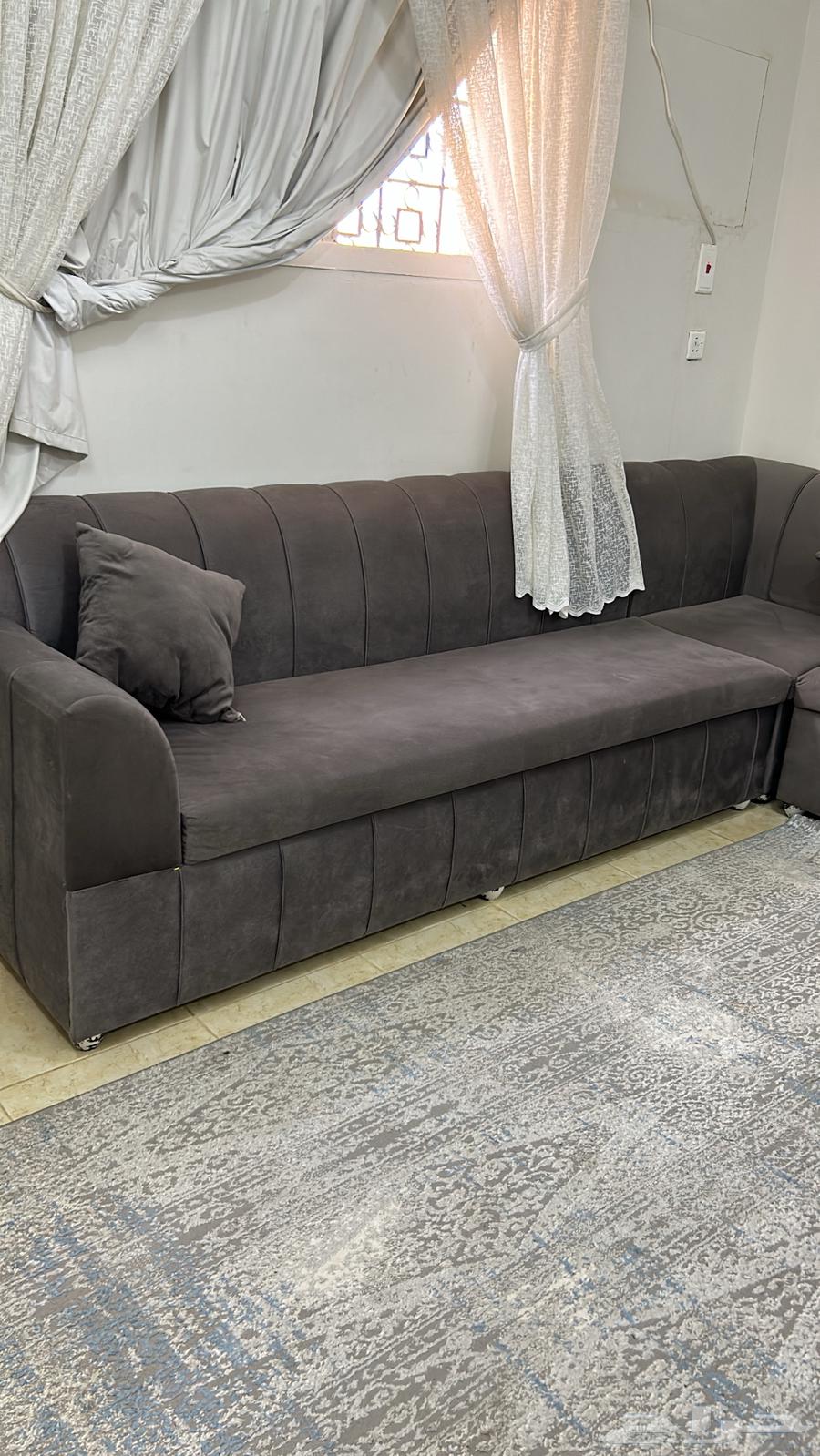 كنب بحرف L يعتبر جديد نظيف جدا64567184221571110