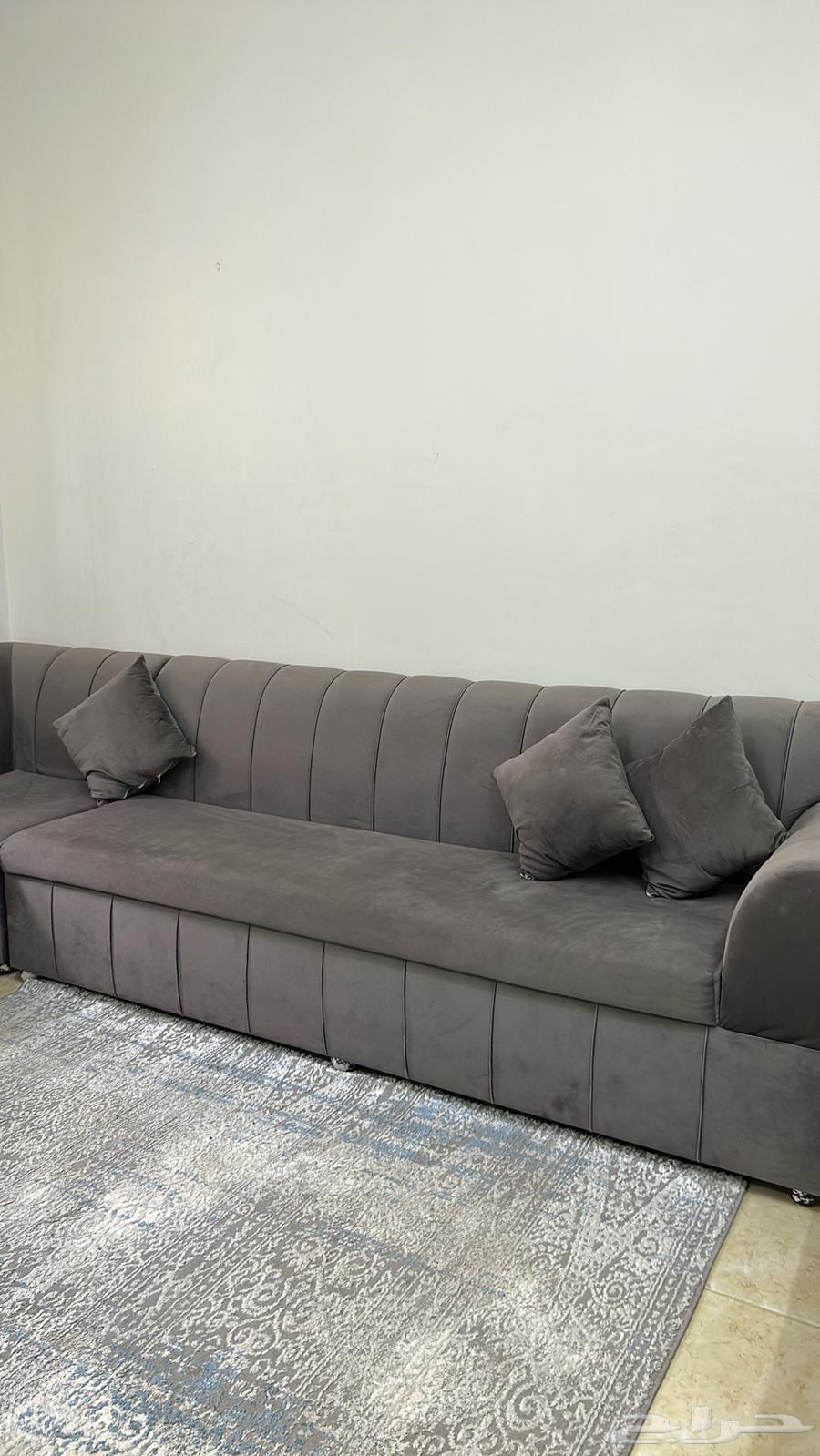 كنب بحرف L يعتبر جديد نظيف جدا64567184221571111