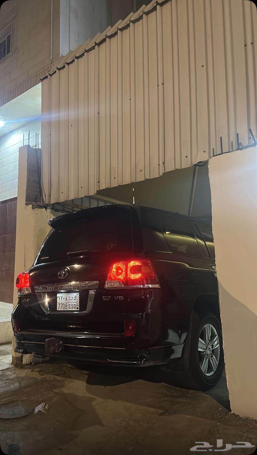 Hello, may the peace, mercy and blessings of God be upon you, I'm offering you a Land Cruiser 201564566133925250110