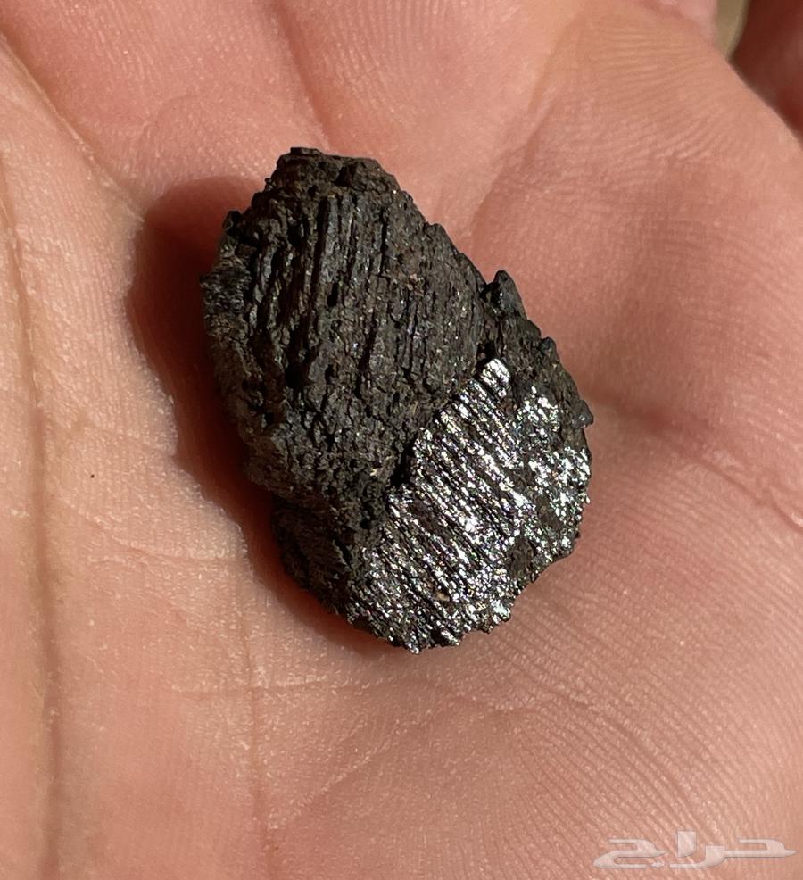 حجر تورمالين للبيع64567128946435110