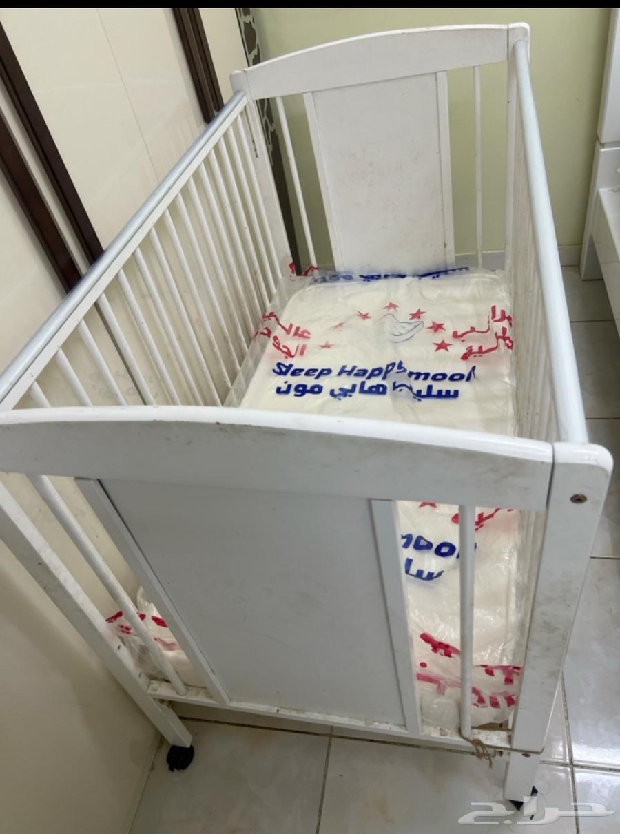 سرير اطفال مع مرتبه نظيف لطفل من عمر سنه لخمس سنوات64563577917954110
