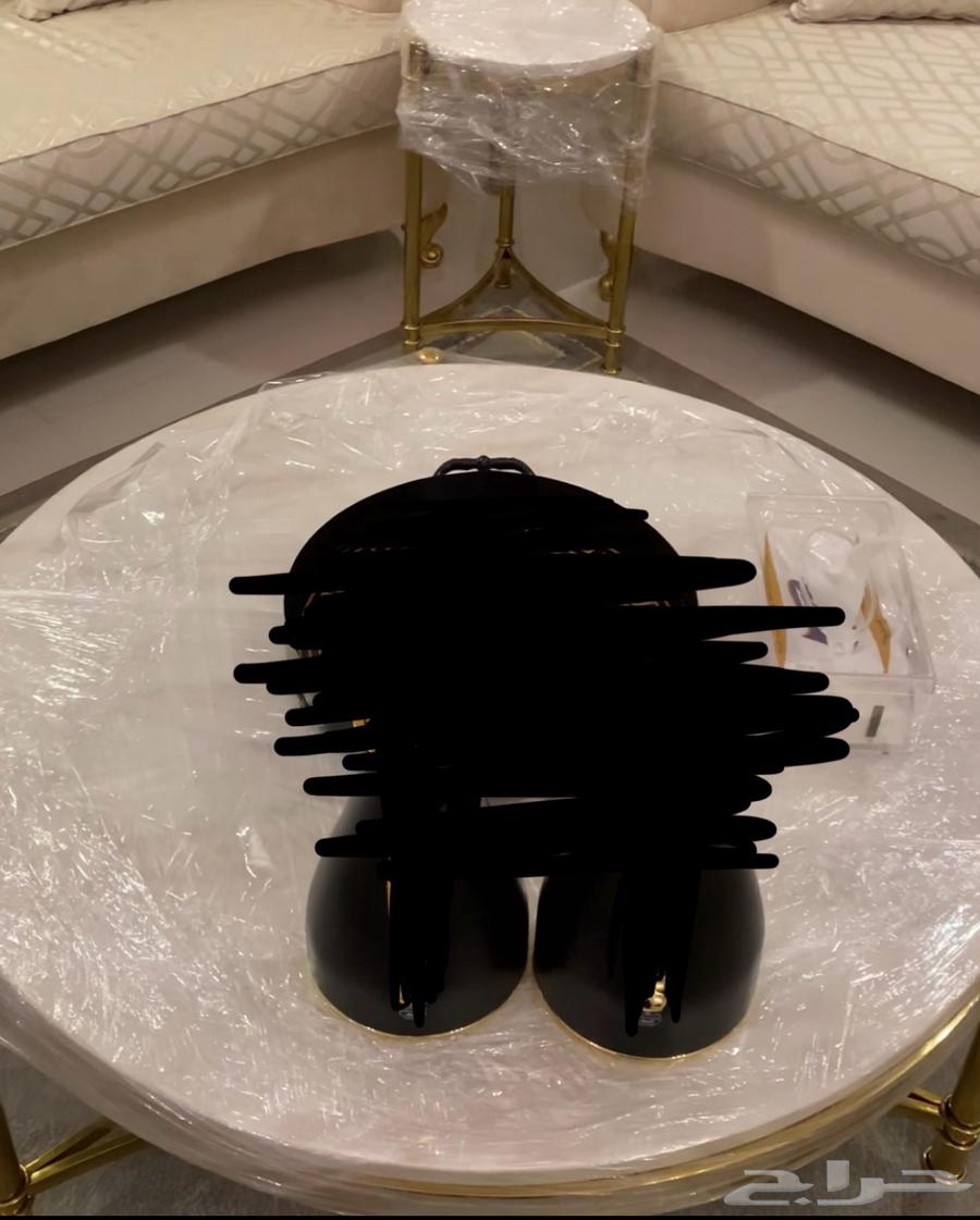 طاولات للبيع64571382237443111