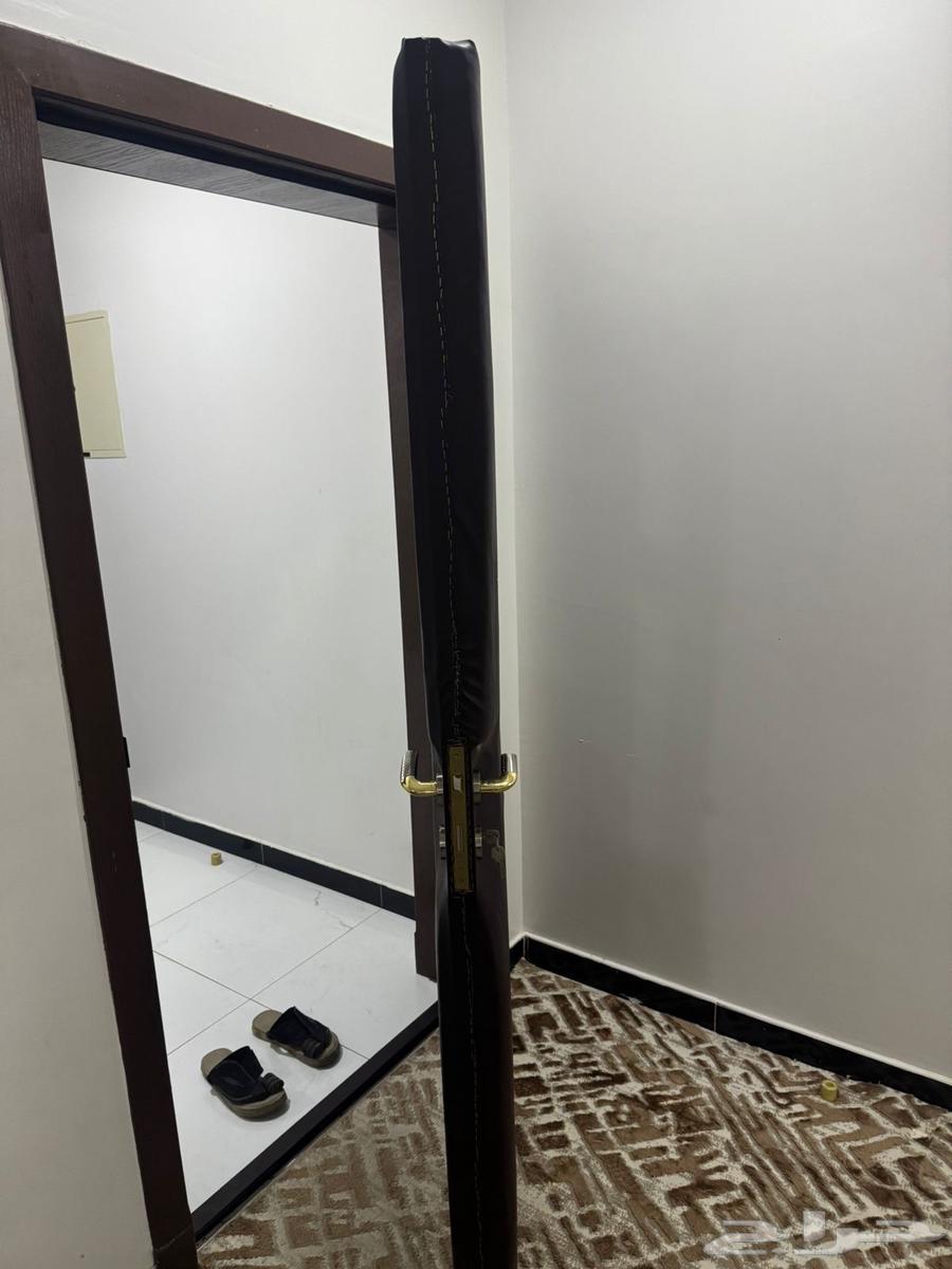 عازل باب64568237171714114