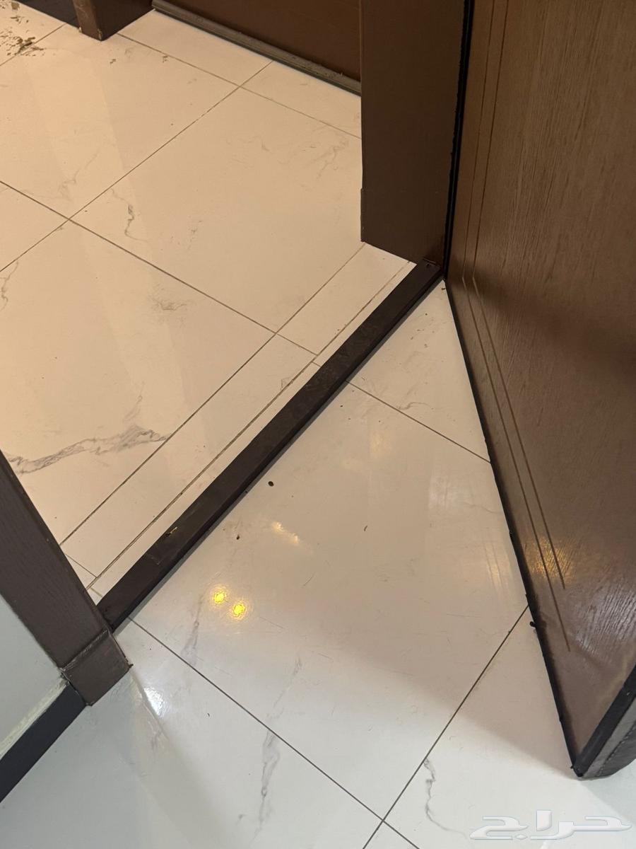 عازل باب64568237171714112