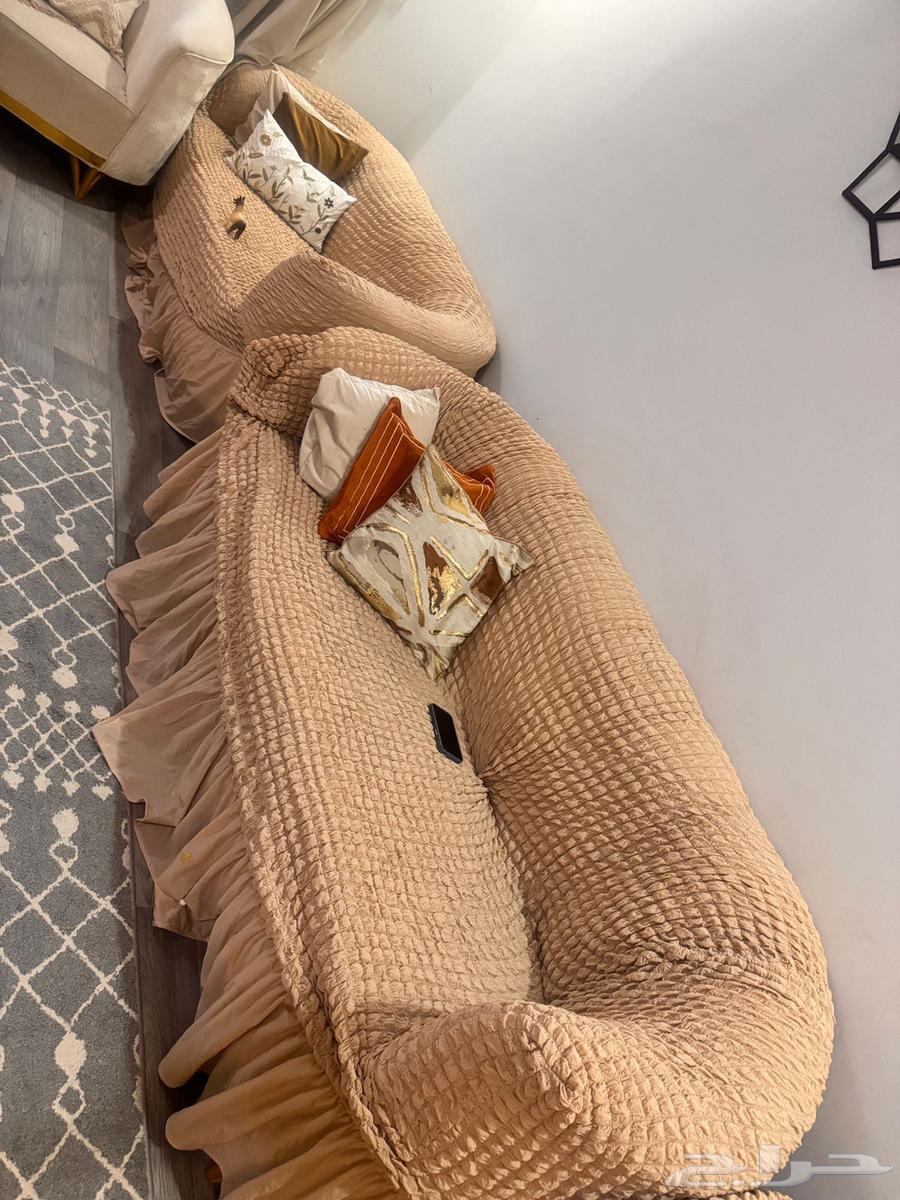 Sofa64567600477698114