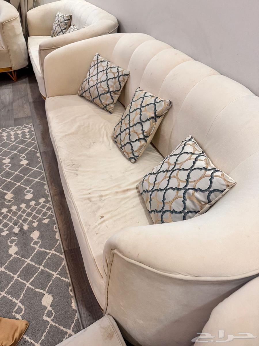 Sofa64567600477698113