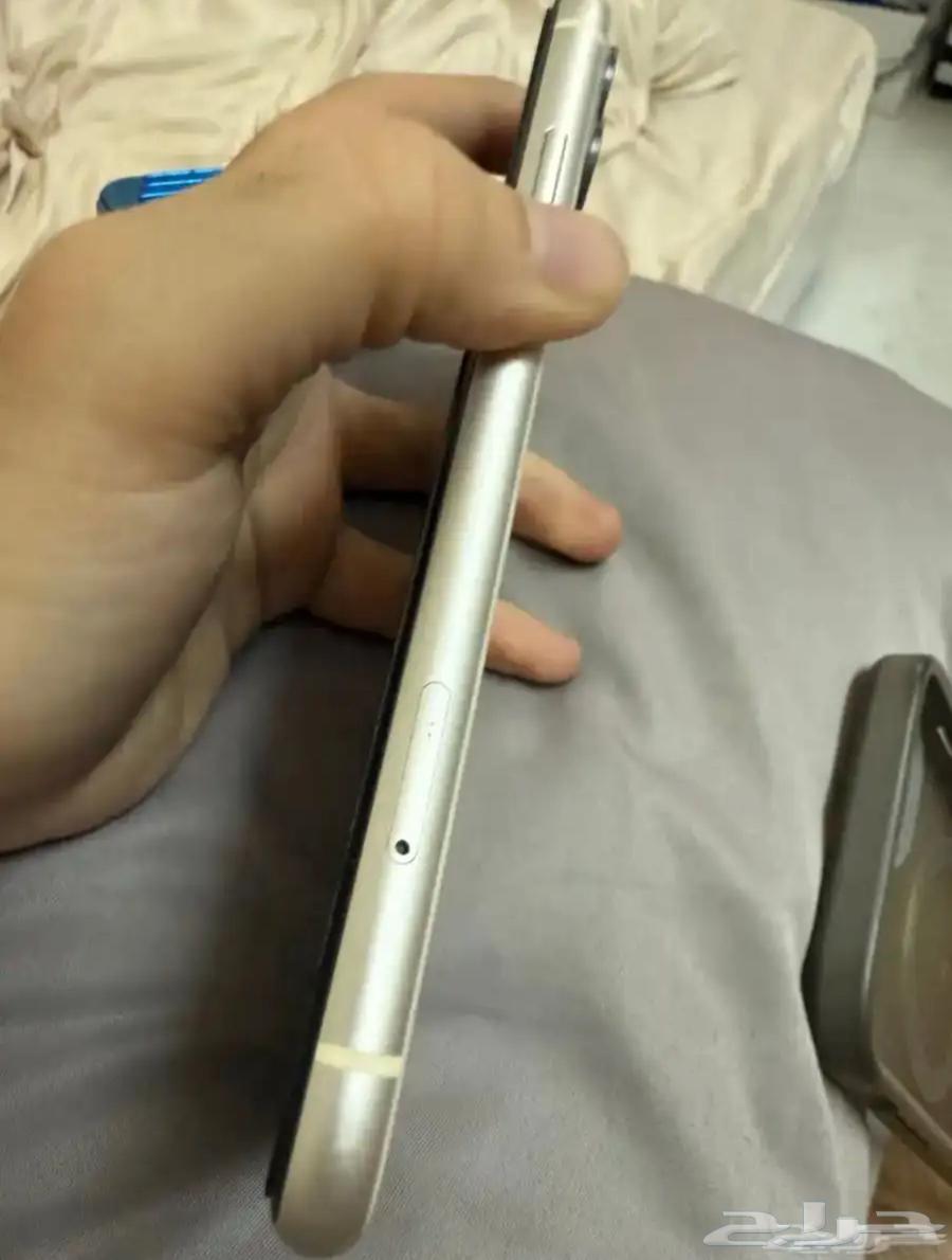ايفون 11 128 قيقا ابيض64568537123587112