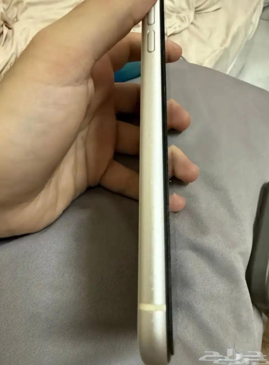 ايفون 11 128 قيقا ابيض64568537123587113