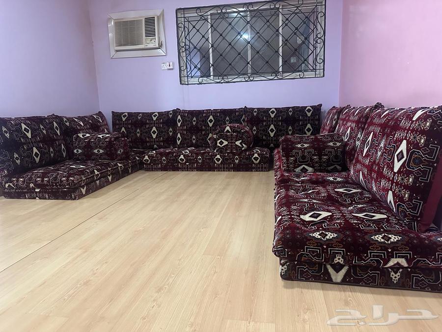 Floor seating64564504348803112