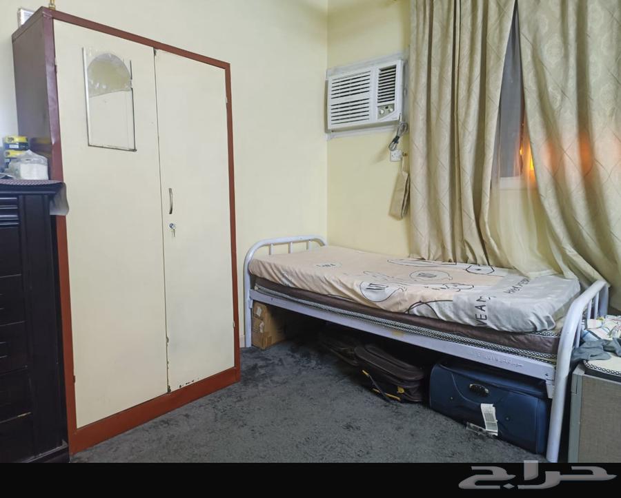 Bed, wardrobe, and 2 mattresses64569535741827110