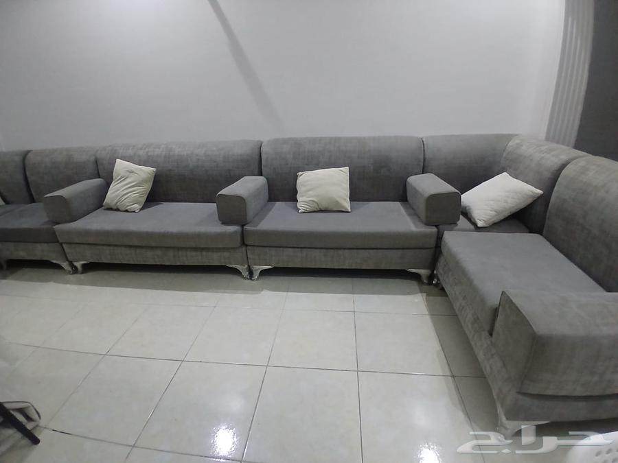 كنب للبيع مع طاولة زجاجية64570956112642110