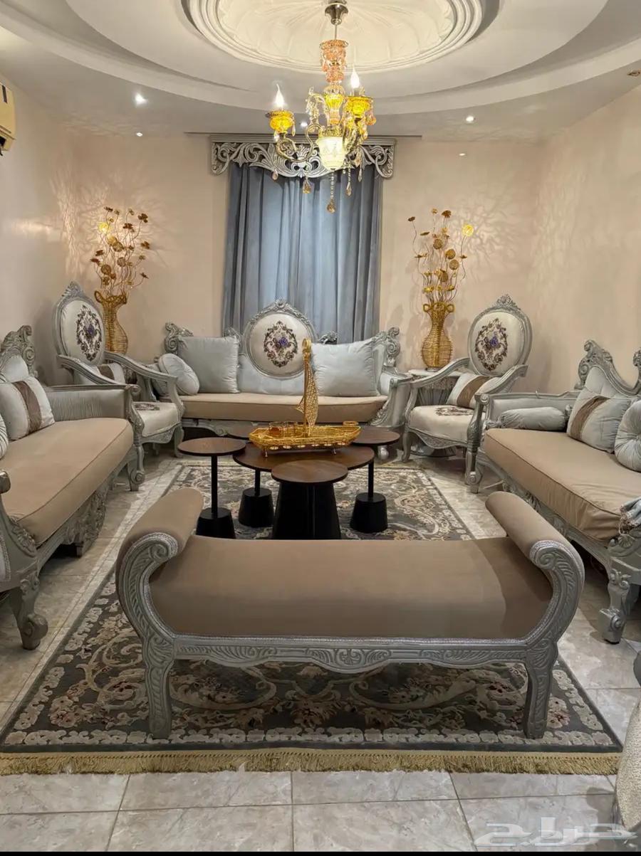Furniture for majlis, sofa, dressing table and chandeliers64570832600067111