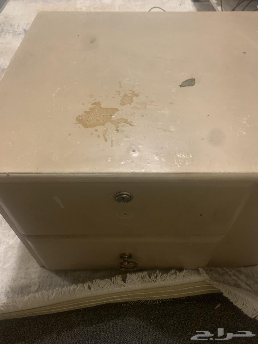 Wardrobe, tables, VR, and national power adapter for sale64563853957507112