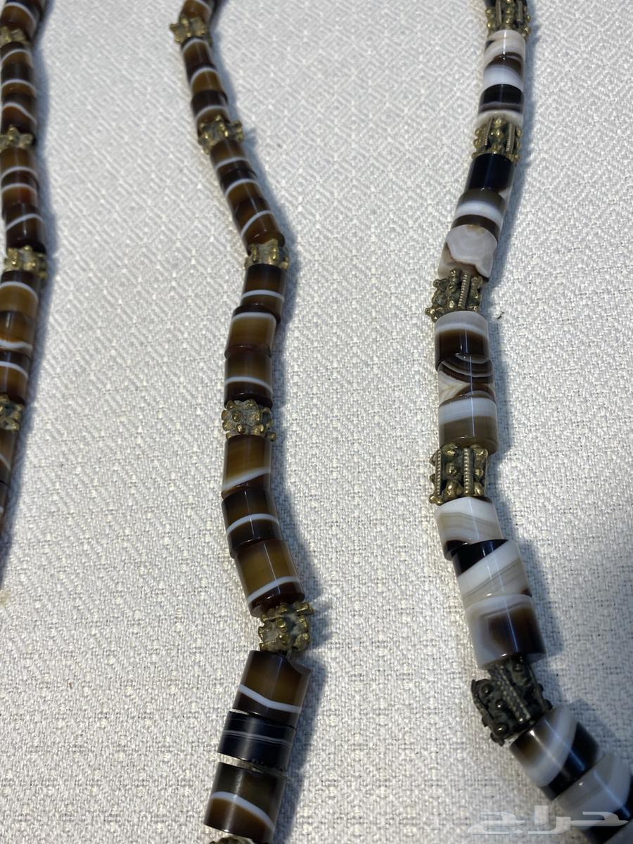 قلايد عقيق طبيعي تراثيه( بني أبيض ) نادرة ومرغوبه ( ظفار)64571423209473113