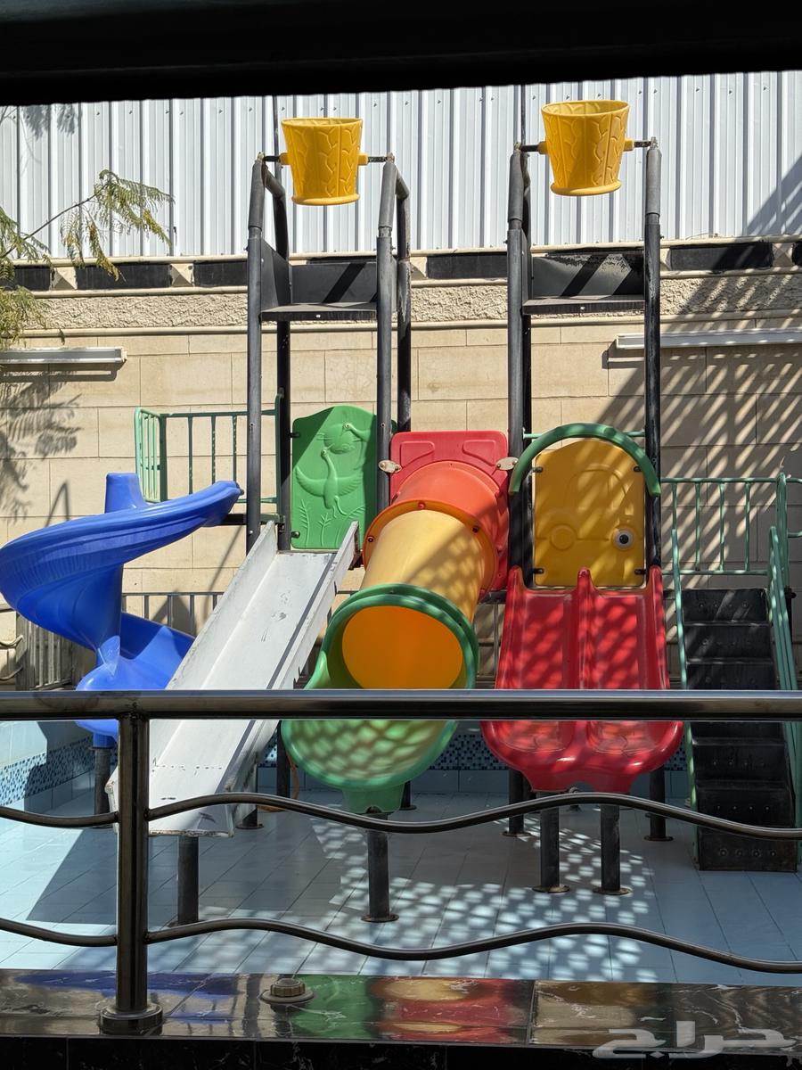 Two-part rest area with large and small swimming pools, water games, and a soap football field64145327081729111