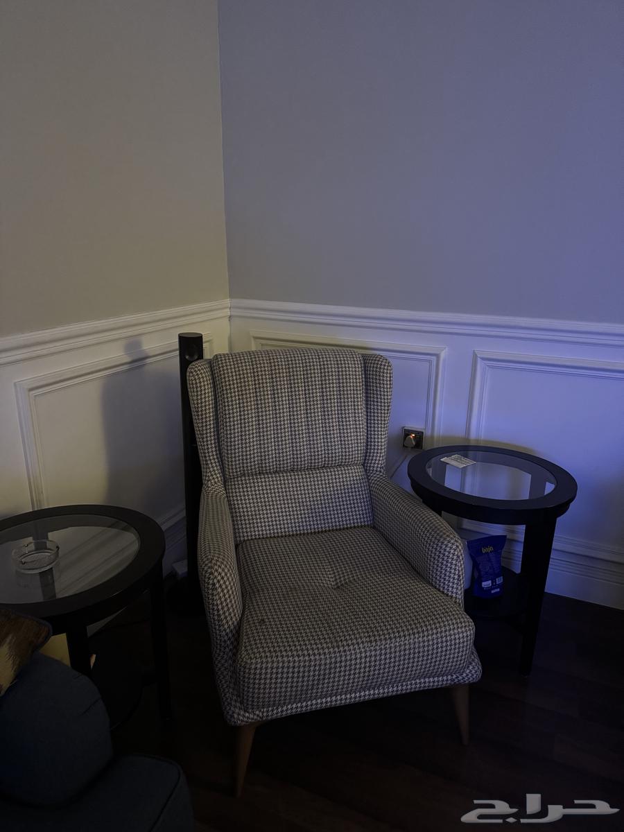 Sofa set in good condition for sale and TV table64563007055747114