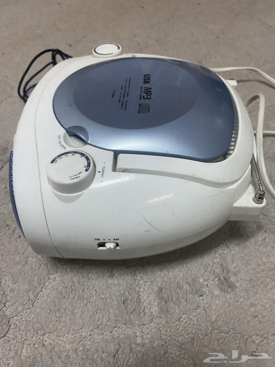 Pink cassettes, radio and Toshiba 4-in-1 recorder64571203353347111