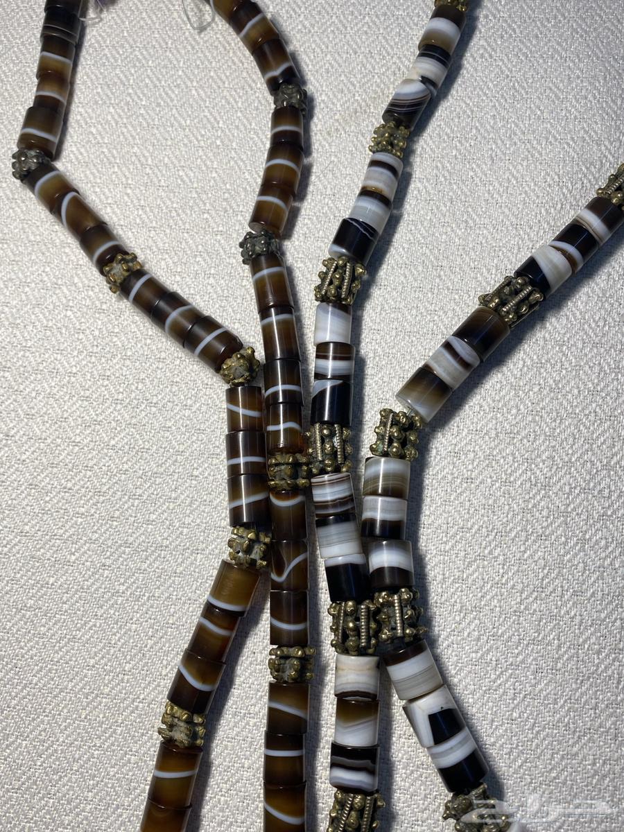 قلايد عقيق طبيعي تراثيه( بني أبيض ) نادرة ومرغوبه ( ظفار)64571423209473111