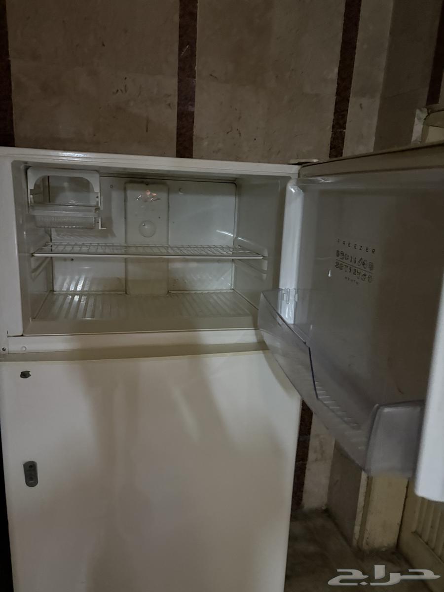 ثلاجه للبيع نضيف المشكله ف أيادي الثلاجه مكسوره 464569875638915112
