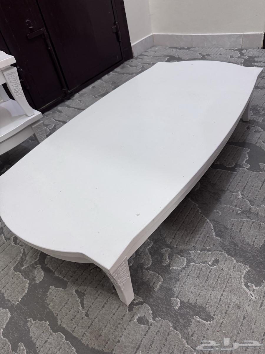 طاوله ارضيه مع 4 خدمات64567711574787110