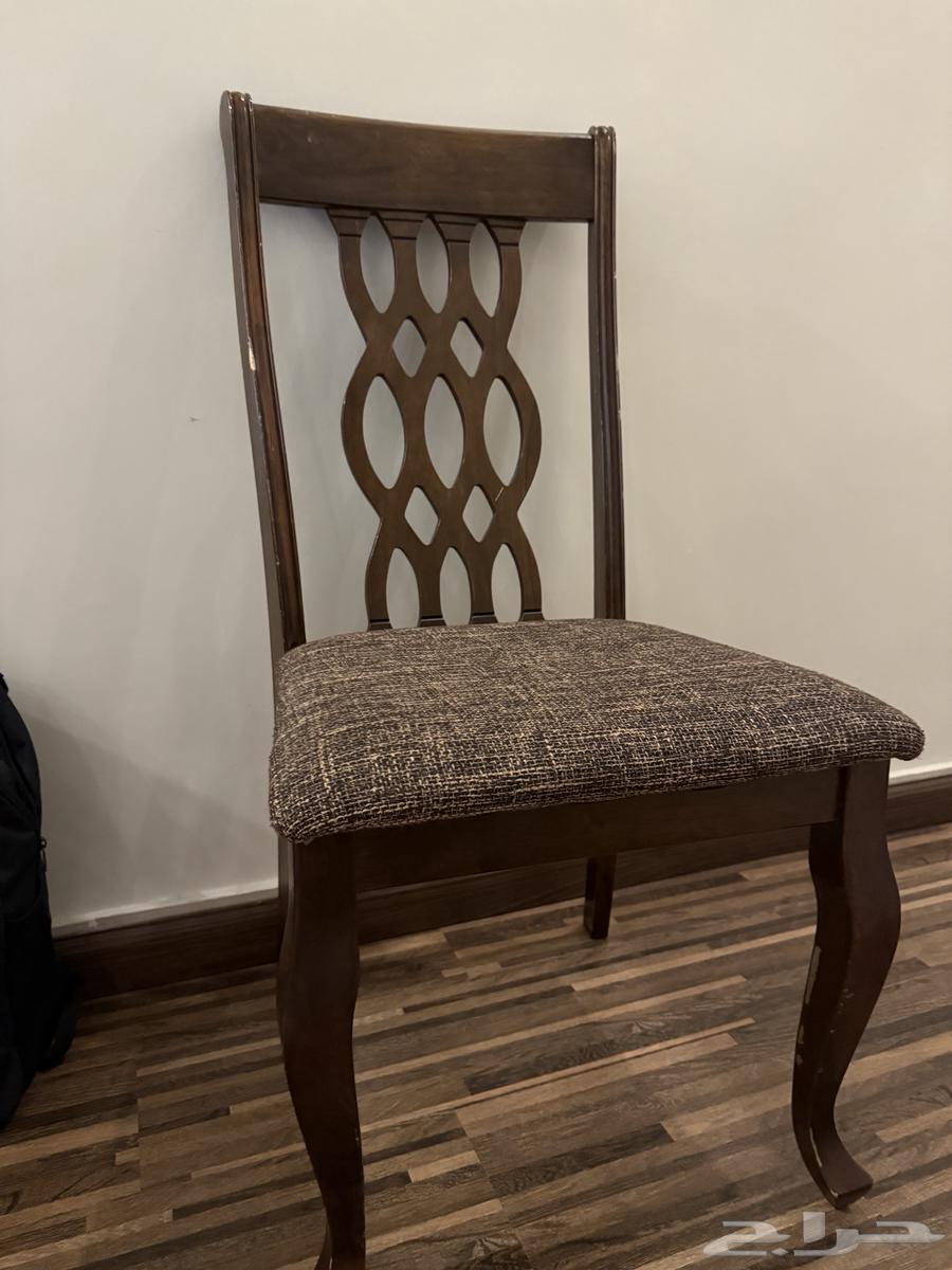 كرسي خشب نظيف64563452633474110