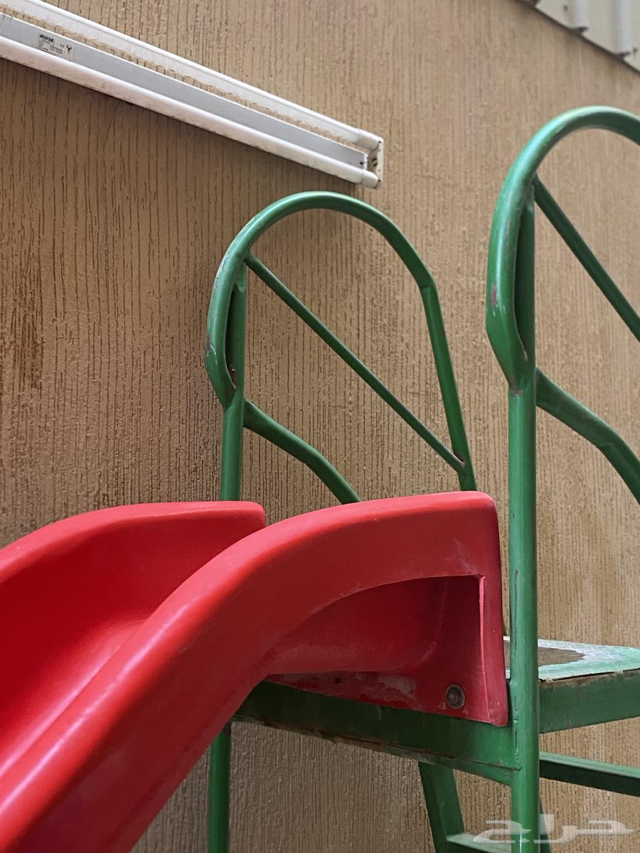 A wheelbarrow I use for modesty, iron with fiberglass plastic, its price is 500, seriously it's worth more64568270072451111