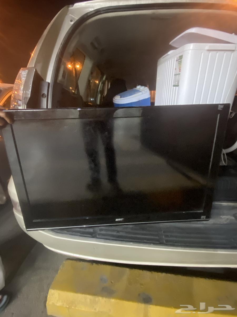 40-inch LCD screen, electric double oven, and mini washing machine64562810630659110